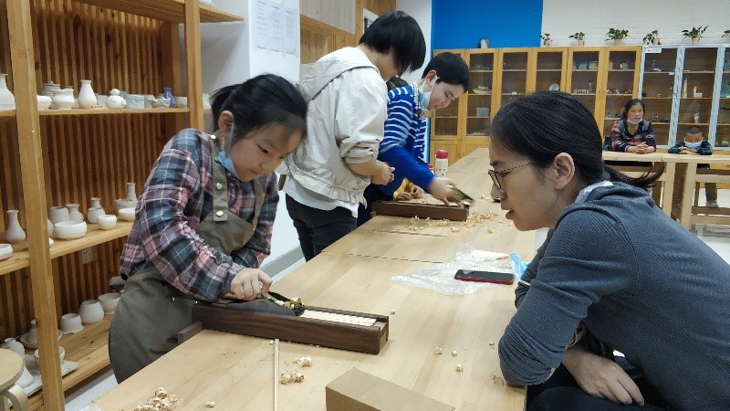 “爱玩木头”工作室——传统木筷
